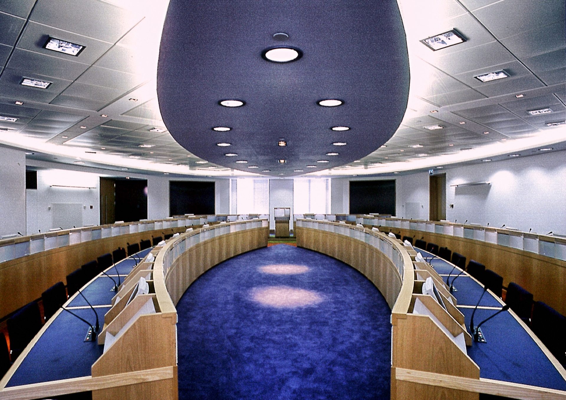 EMEA Canary Wharf Conference Centre Desks Ceiling